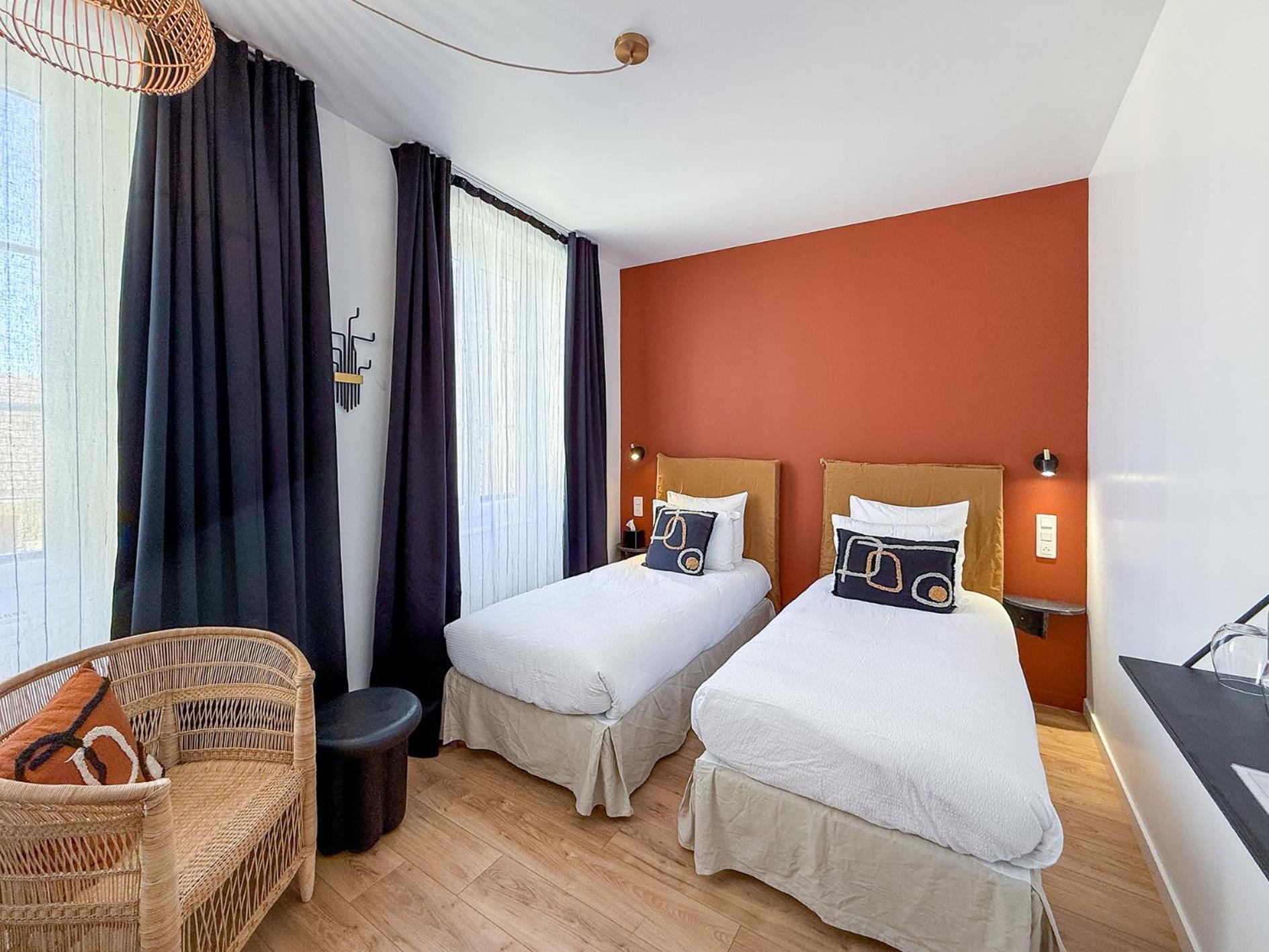 Hotel Du Commerce Cluny Zewnętrze zdjęcie